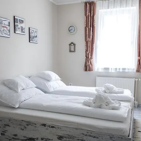 Abraham Vintage Szobák&apartmanok Vendégház