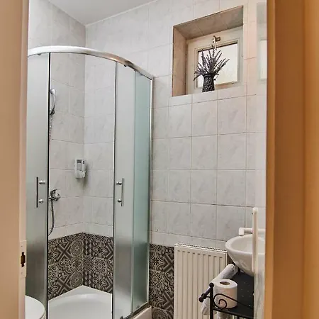 Abraham Vintage Szobák&apartmanok Vendégház 2*