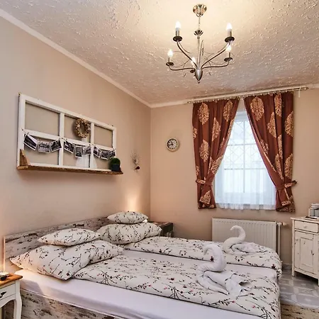 Abraham Vintage Szobák&apartmanok Vendégház